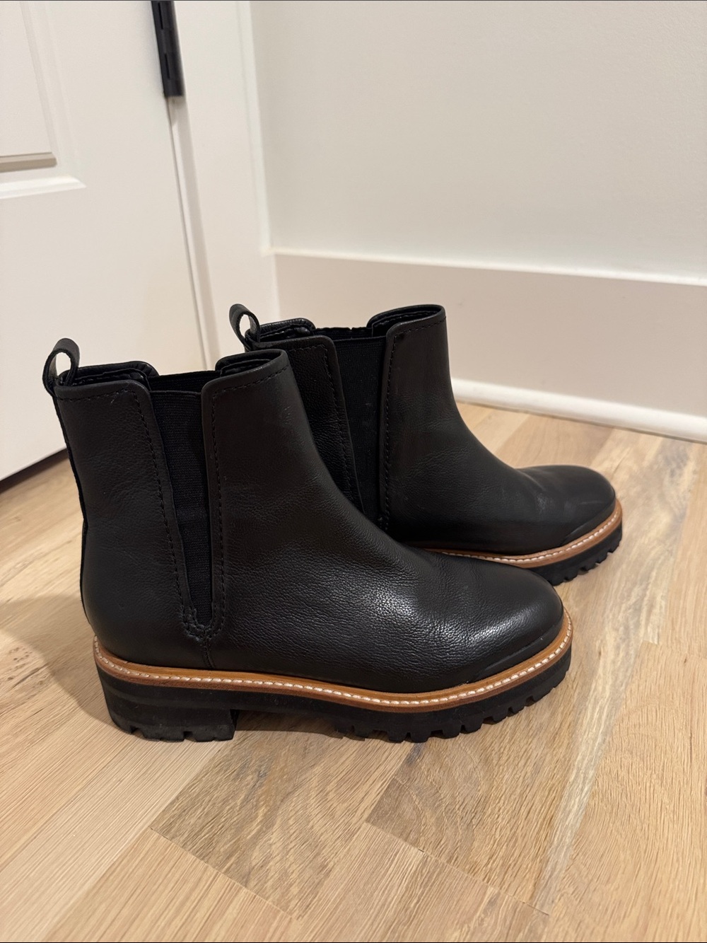 Marc Fisher Black Leather Chelsea Lug Sole Boot - 6
